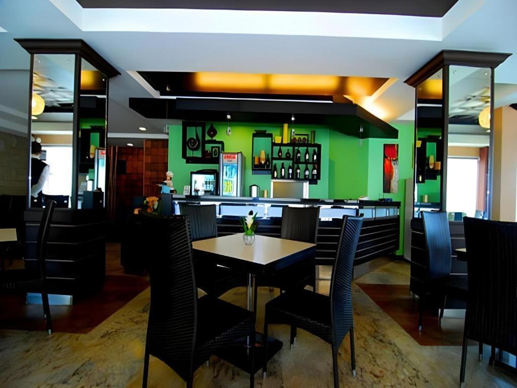 Mo2 Westown Hotel San Juan Bacolod Dış mekan fotoğraf