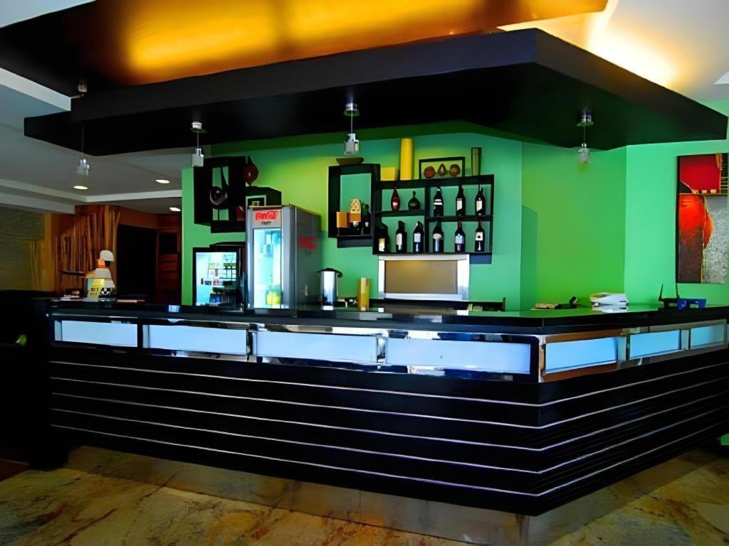 Mo2 Westown Hotel San Juan Bacolod Dış mekan fotoğraf
